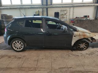 bontott SEAT LEON Jobb hátsó Ajtó (Üres lemez)