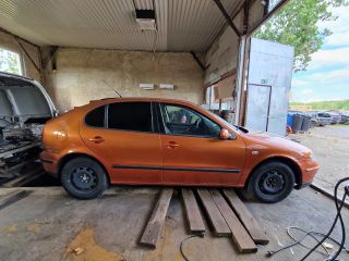 bontott SEAT LEON Jobb hátsó Ajtóbehúzó