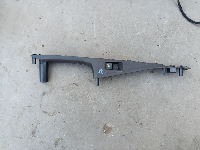 bontott SEAT LEON Jobb hátsó Ajtóbehúzó