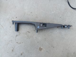 bontott SEAT LEON Jobb hátsó Ajtóbehúzó