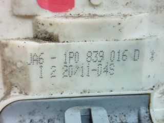 bontott SEAT LEON Jobb hátsó Ajtózár