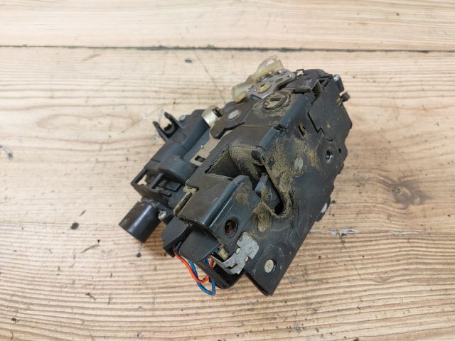 bontott SEAT LEON Jobb hátsó Ajtózár