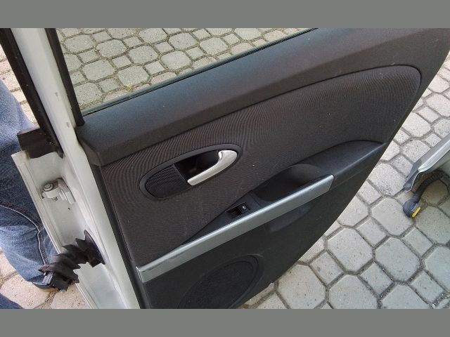 bontott SEAT LEON Jobb hátsó Ajtózár