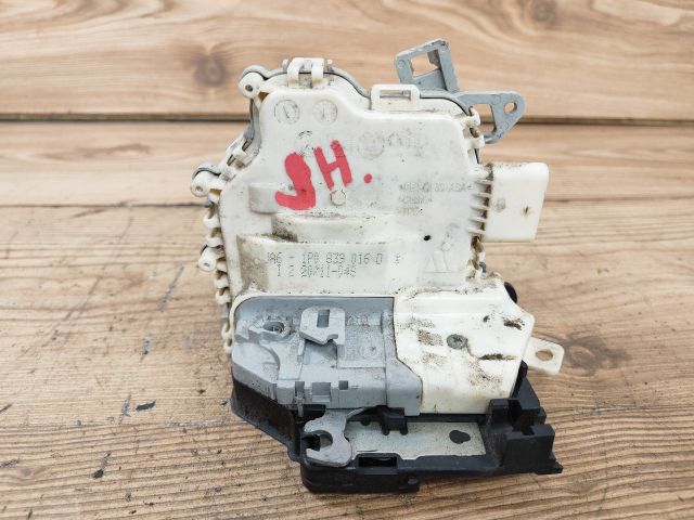 bontott SEAT LEON Jobb hátsó Ajtózár