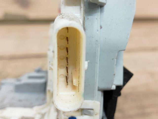 bontott SEAT LEON Jobb hátsó Ajtózár