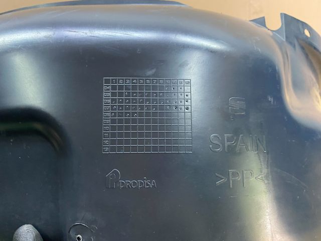 bontott SEAT LEON Jobb hátsó Dobbetét (Kerékjárati, Műanyag)