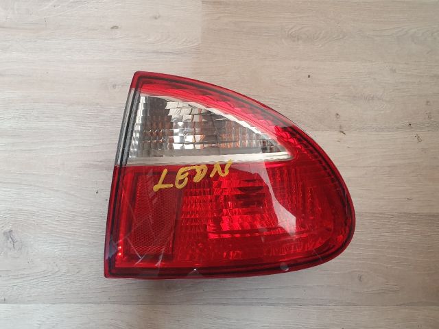 bontott SEAT LEON Jobb Hátsó Lámpa