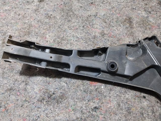 bontott SEAT LEON Jobb hátsó Oldal Lökhárító Tartó (Műanyag)