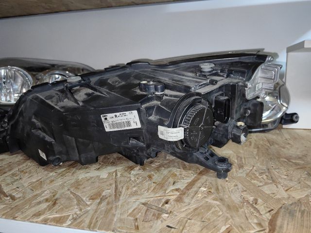 bontott SEAT LEON Jobb Ledes Fényszóró