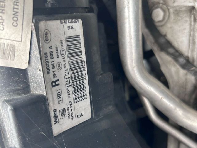 bontott SEAT LEON Jobb Ledes Fényszóró