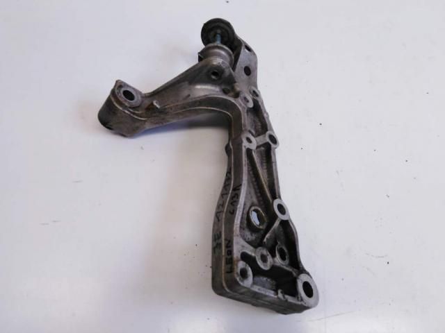 bontott SEAT LEON Jobb Lengőkar Tartó