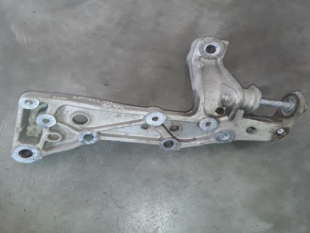 bontott SEAT LEON Jobb Lengőkar Tartó