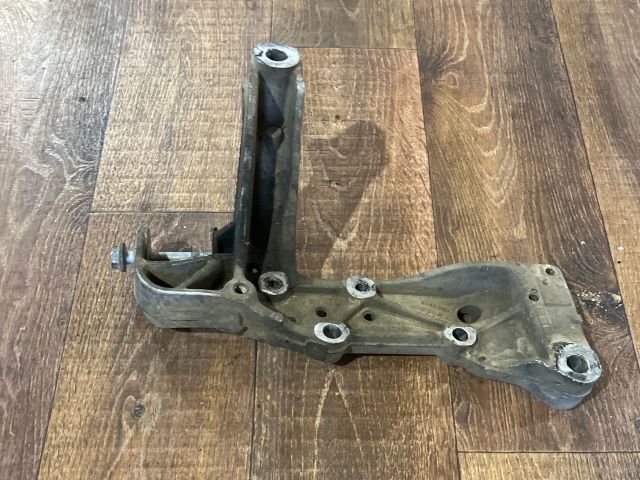 bontott SEAT LEON Jobb Lengőkar Tartó