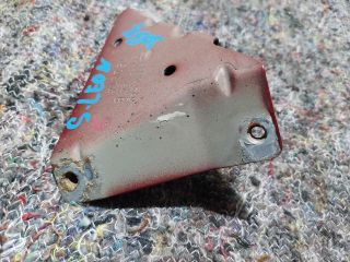 bontott SEAT LEON Jobb Sárvédő Oldaltartó