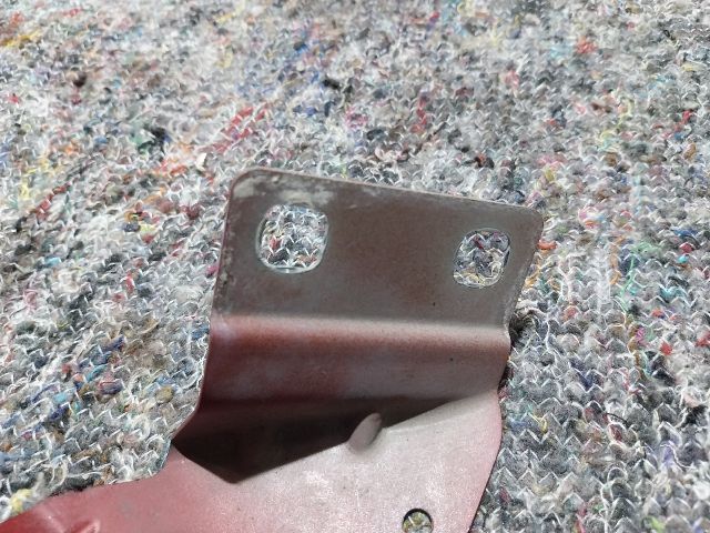 bontott SEAT LEON Jobb Sárvédő Oldaltartó