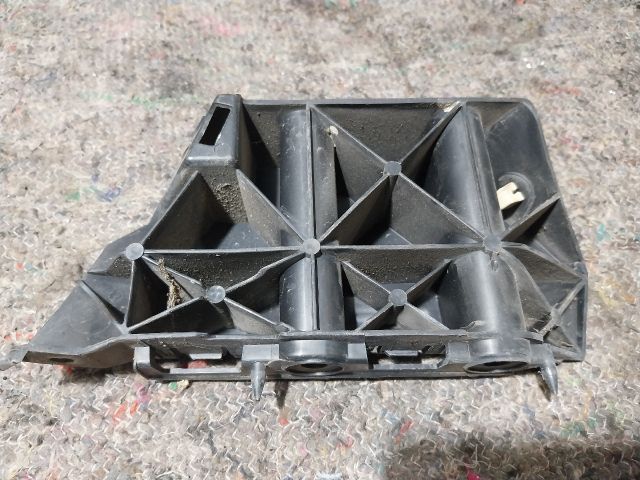 bontott SEAT LEON Jobb Sárvédő Oldaltartó