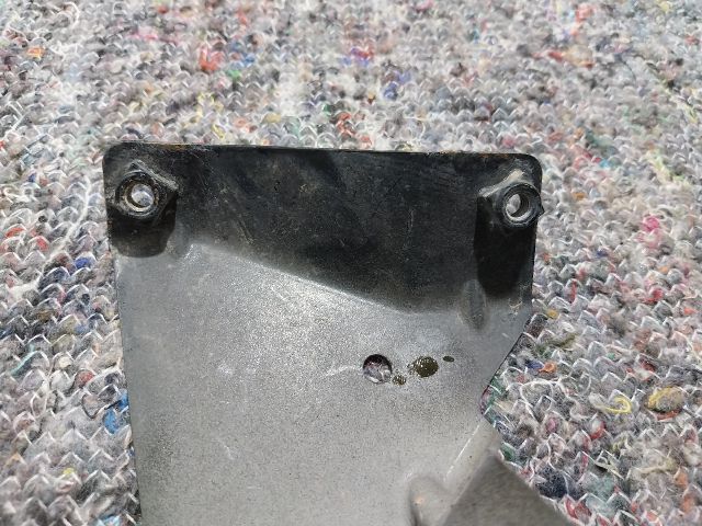 bontott SEAT LEON Jobb Sárvédő Oldaltartó