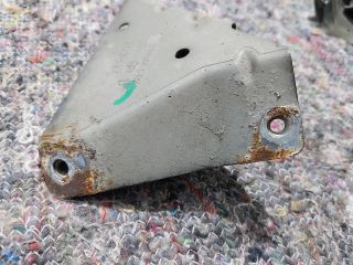 bontott SEAT LEON Jobb Sárvédő Oldaltartó