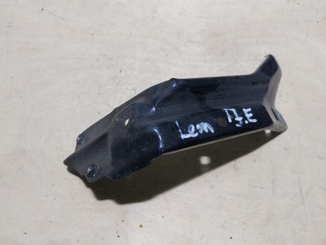 bontott SEAT LEON Jobb Sárvédő Oldaltartó