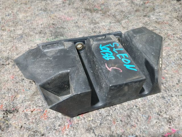 bontott SEAT LEON Jobb Sárvédő Oldaltartó