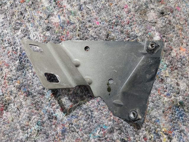 bontott SEAT LEON Jobb Sárvédő Oldaltartó