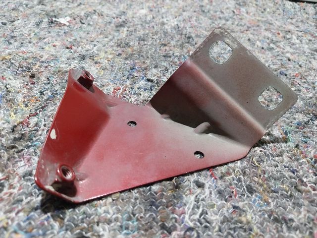 bontott SEAT LEON Jobb Sárvédő Oldaltartó