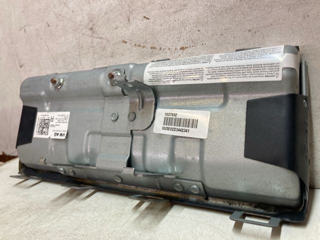 bontott SEAT LEON Jobb Térdlégzsák