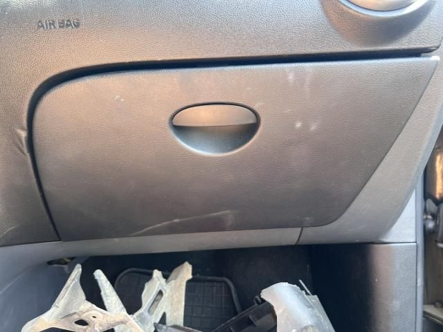 bontott SEAT LEON Kesztyűtartó