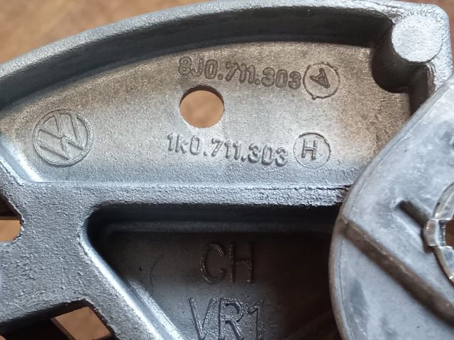 bontott SEAT LEON Kézifék Kar