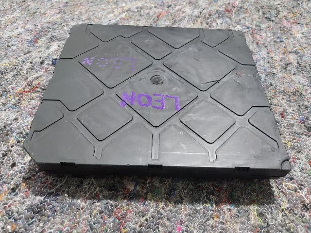 bontott SEAT LEON Komfort Elektronika