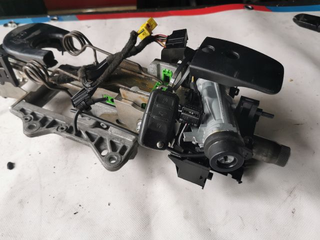 bontott SEAT LEON Kormányoszlop Kormányzárral