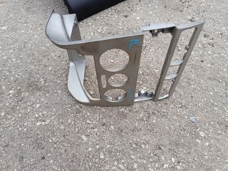 bontott SEAT LEON Középkonzol Keret