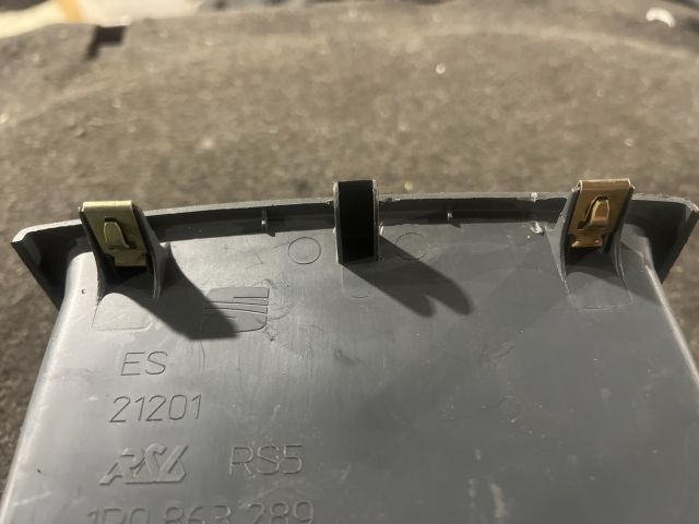 bontott SEAT LEON Középkonzol Keret