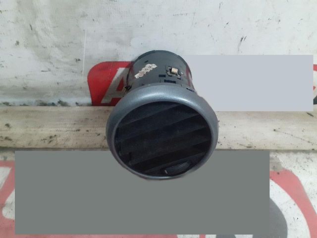 bontott SEAT LEON Középső Bal Szellőző