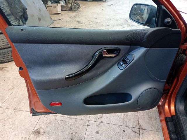 bontott SEAT LEON Középső Szellőző