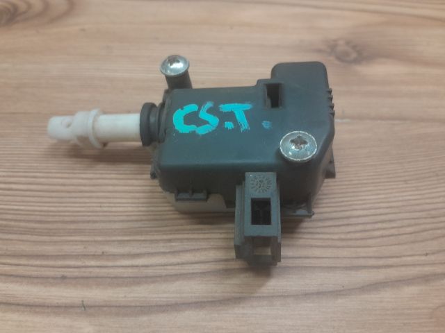 bontott SEAT LEON Központizár Motor Csomagtérajtó