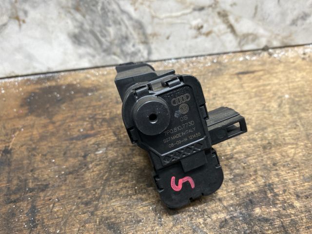 bontott SEAT LEON Központizár Motor Tankajtó