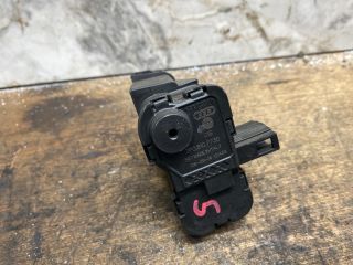 bontott SEAT LEON Központizár Motor Tankajtó