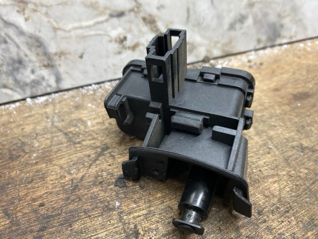 bontott SEAT LEON Központizár Motor Tankajtó