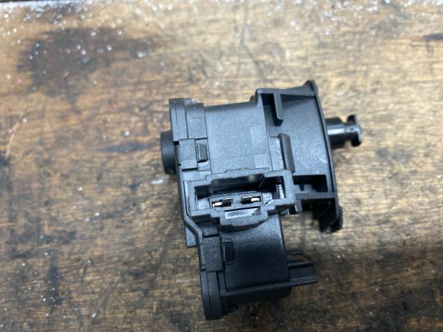 bontott SEAT LEON Központizár Motor Tankajtó