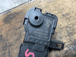 bontott SEAT LEON Központizár Motor Tankajtó