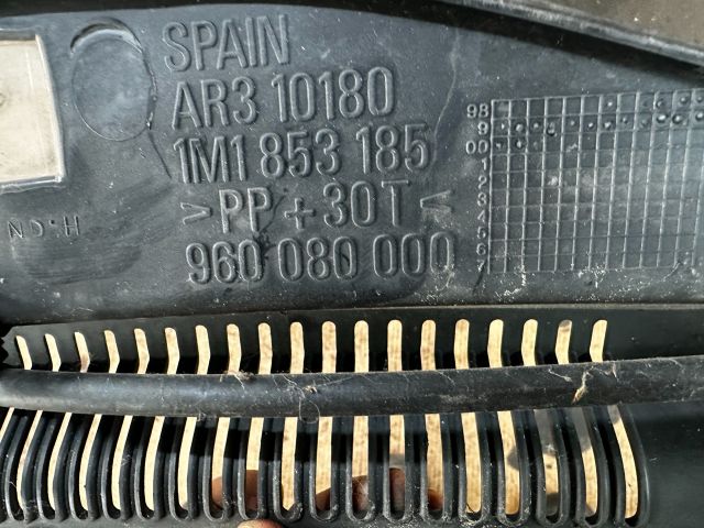 bontott SEAT LEON Levélrács