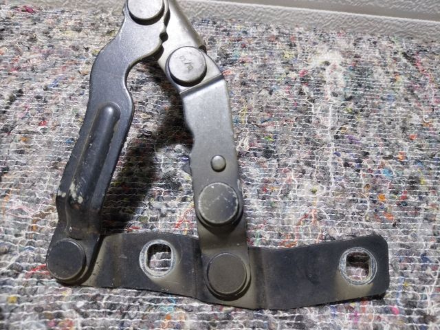 bontott SEAT LEON Motorháztető Bal Zsanér