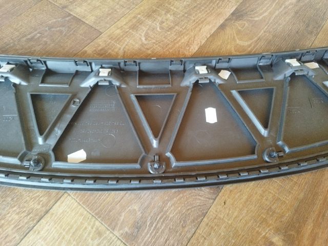 bontott SEAT LEON Motorháztető Díszléc Hátsó