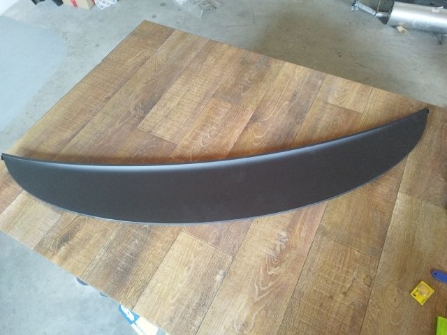 bontott SEAT LEON Motorháztető Díszléc Hátsó