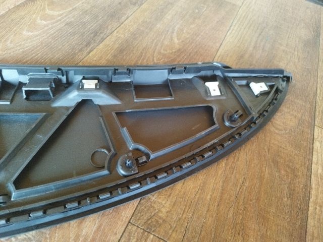 bontott SEAT LEON Motorháztető Díszléc Hátsó