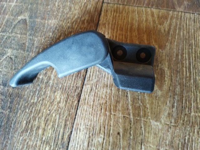 bontott SEAT LEON Motorháztető Nyitó Kar / Gomb