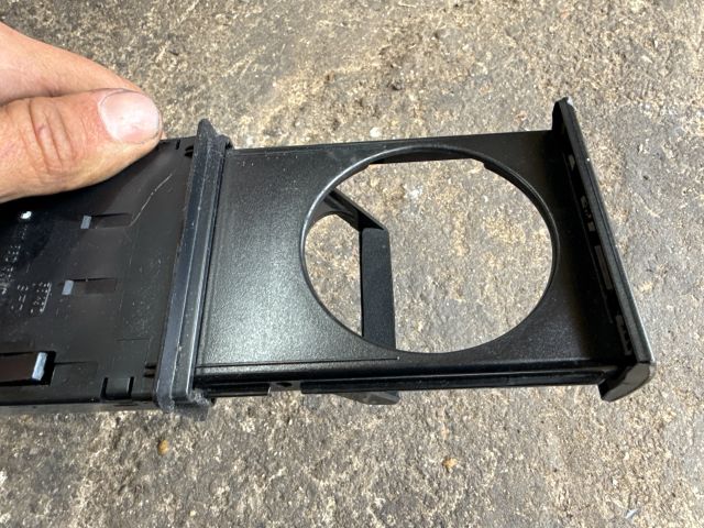 bontott SEAT LEON Pohártartó