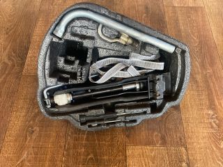 bontott SEAT LEON Pótkerék Szerszámtartó