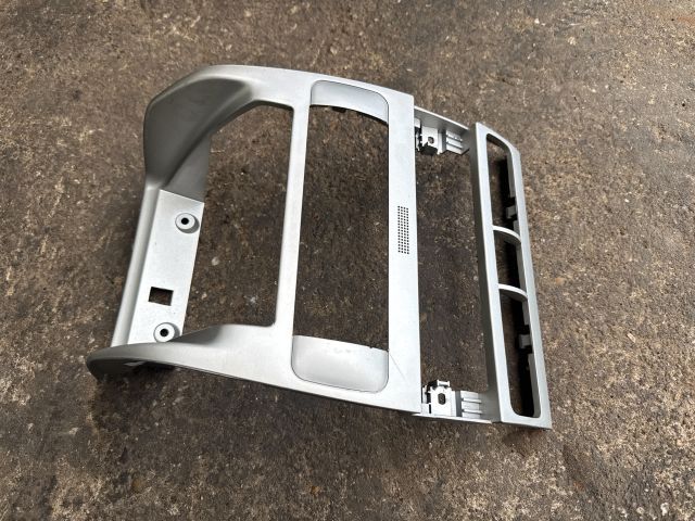 bontott SEAT LEON Rádió / CD Keret